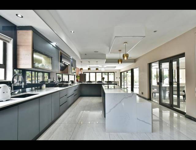 5 BEDROOM HOUSE FOR SALE IN EYE OF AFRICA
